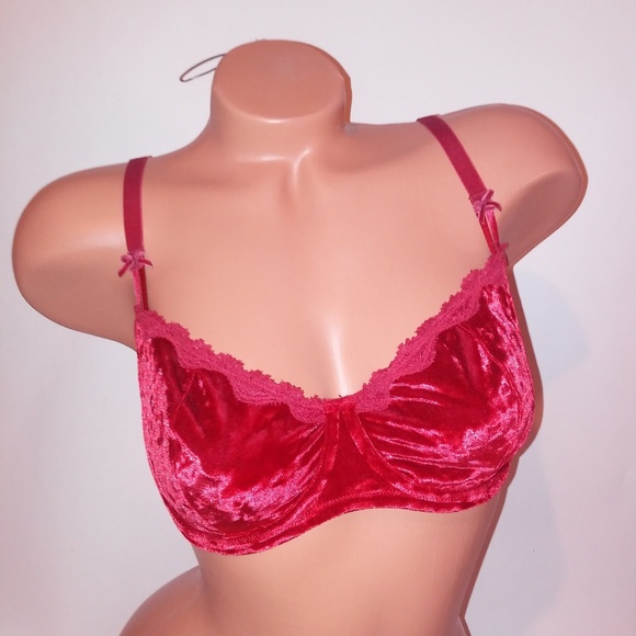 B2G1 Victoria Secret Bra - Picture 2 of 7